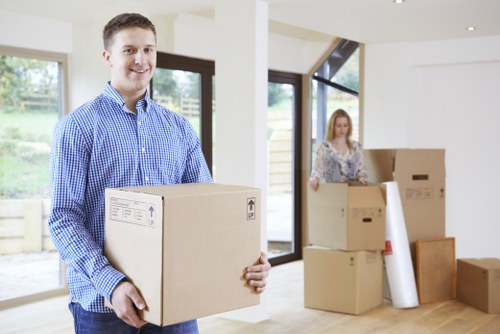 Truck hire suitable for furniture and boxes during an Eltham relocation