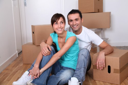 Packing and loading support for a removal van in Eltham